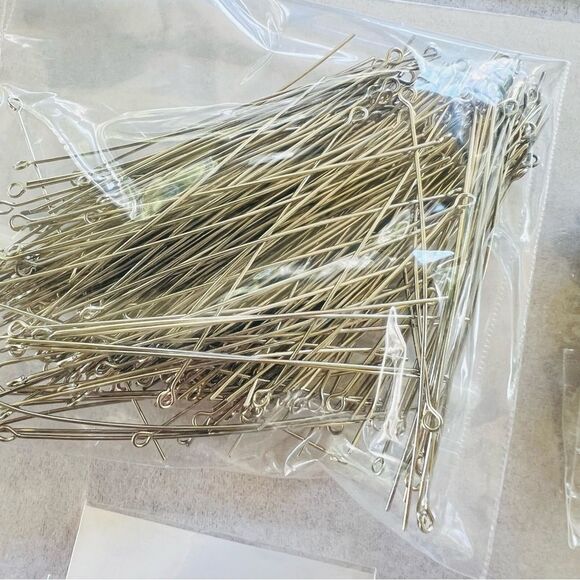 Over 10 Bags of Assorted Jewelry Making Supplies - Picture 2 of 13